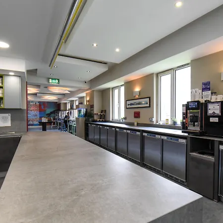 Kinlay Eyre Square Hostel