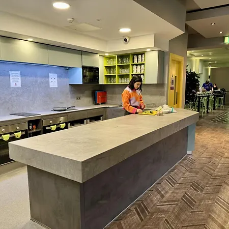 Kinlay Eyre Square - In Ireland 2025