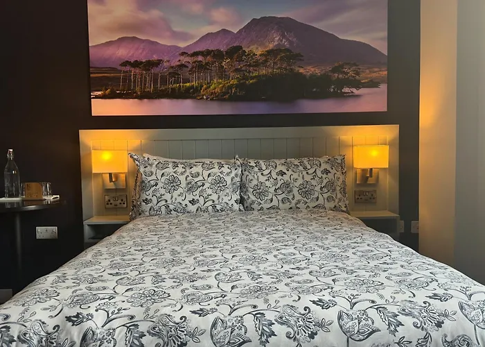 Kinlay Eyre Square - In Ireland 2025 *