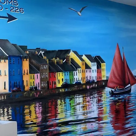 Kinlay Eyre Square - In Ireland 2025 Hostel Galway