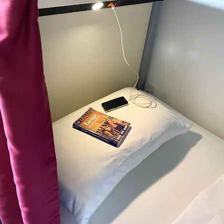 Kinlay Eyre Square Hostel *