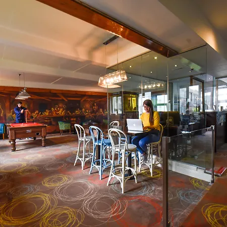 Kinlay Eyre Square Hostel