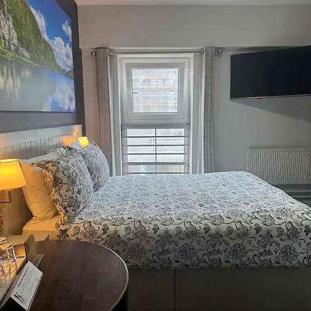 Kinlay Eyre Square Hostel