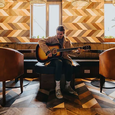 Kinlay Eyre Square - In Ireland 2025 بيت شباب غالواي