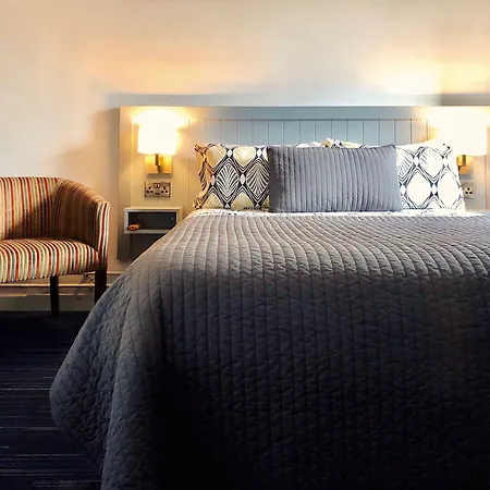 Kinlay Eyre Square - In Ireland 2025 بيت شباب