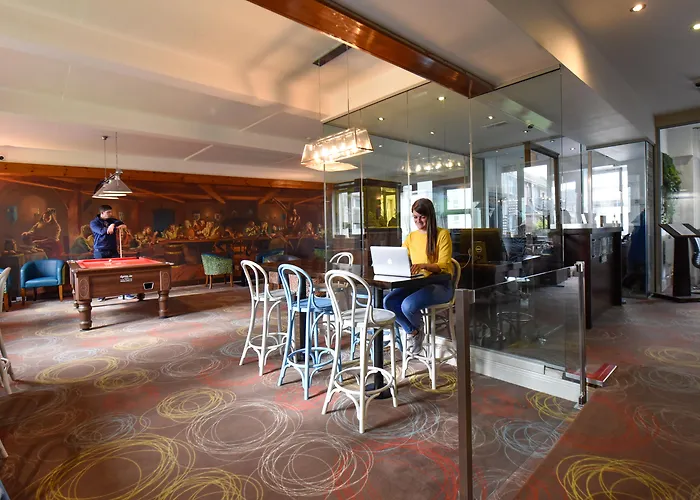 Kinlay Eyre Square - In Ireland 2025 * Galway