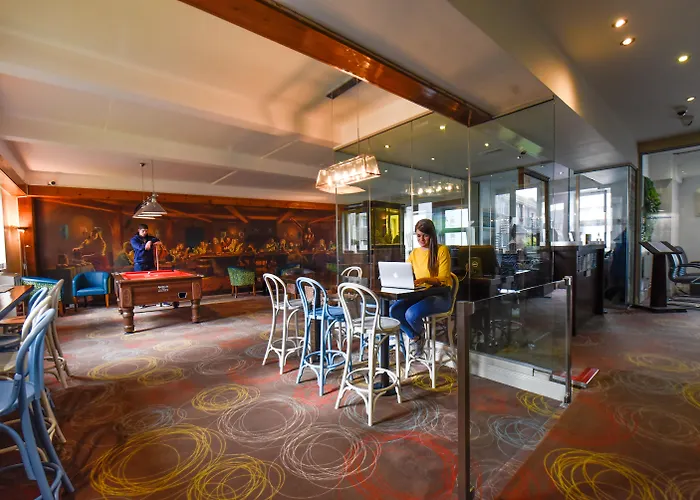 Kinlay Eyre Square - In Ireland 2025 Hostel