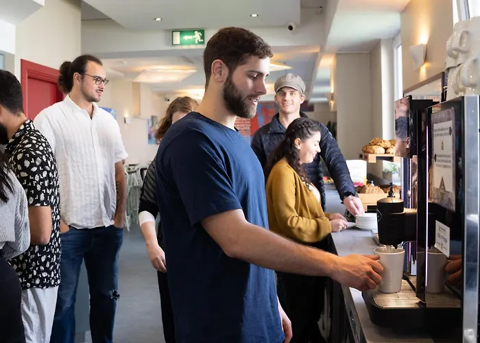 Kinlay Eyre Square - In Ireland 2025 Hostel