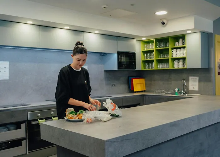 Kinlay Eyre Square - In Ireland 2025 *