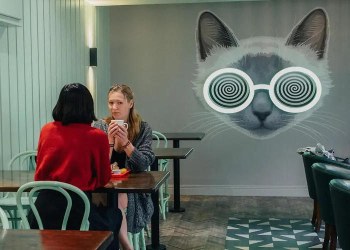 Kinlay Eyre Square - In Ireland 2025 Hostel Galway