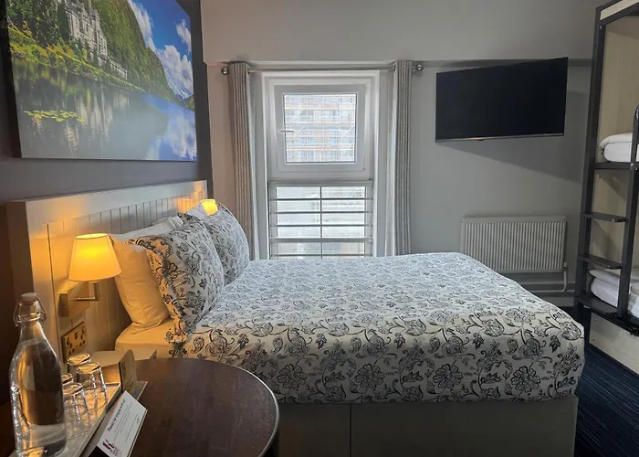 Kinlay Eyre Square - In Ireland 2025 Hostel