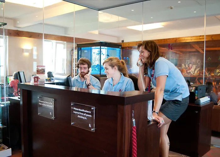 Kinlay Eyre Square - In Ireland 2025 Hostel Galway