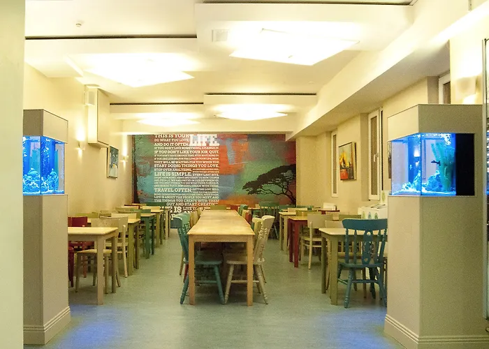 Kinlay Eyre Square - In Ireland 2025 Hostel *