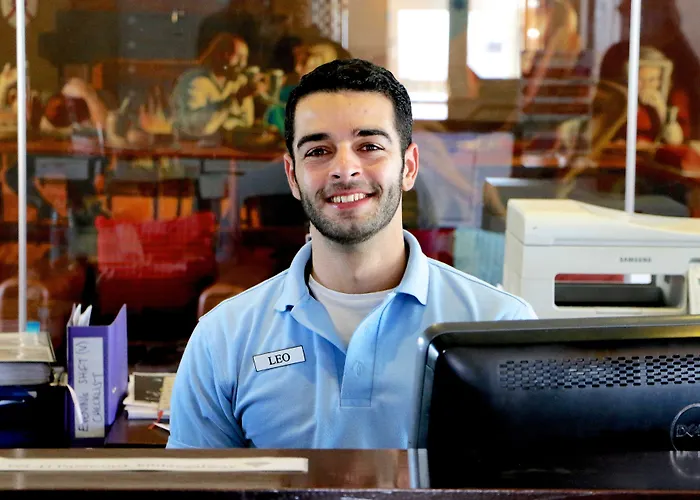 Kinlay Eyre Square - In Ireland 2025 Hostel Galway