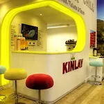 Kinlay Eyre Square - In Ireland 2025 ホステル