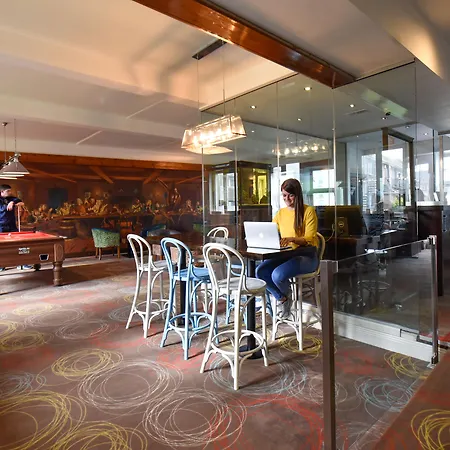 Kinlay Eyre Square - In Ireland 2025 * Galway