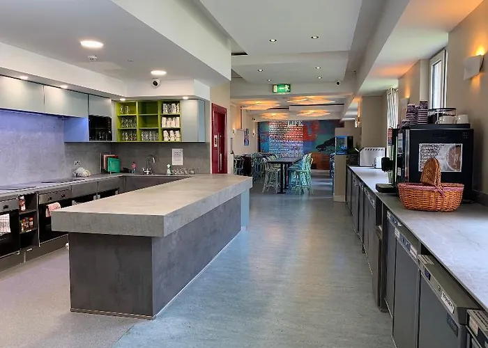 Kinlay Eyre Square - In Ireland 2025 *